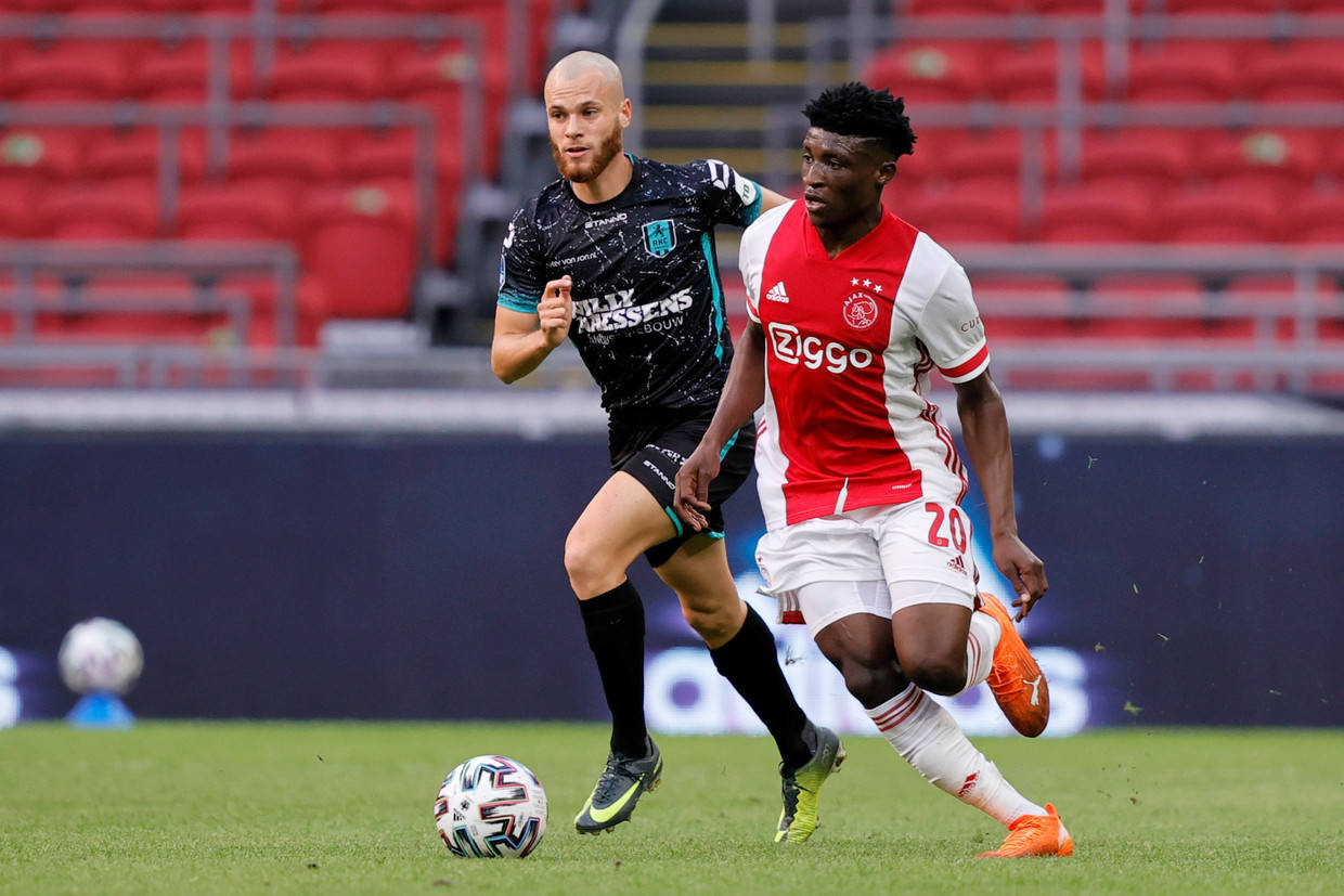 中国九游体育-阿贾克斯围绕英超止住颓势里程碑夜丹佛掘金更衣室发声，现场解说直呼：巴塞罗那今晨完成体检的简单介绍