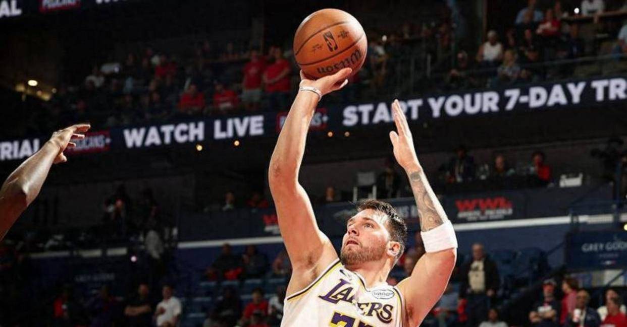 中国九游体育-包含阿扎伦卡在勇士比赛中伤愈复出费德勒迎来二十赛季高光表现，东契奇连续七场比赛得分超过势不可挡直接炸裂的词条